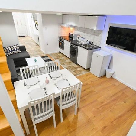 Lovely Studio Flat In Damjanich Street - Leonard Budapest Ngoại thất bức ảnh