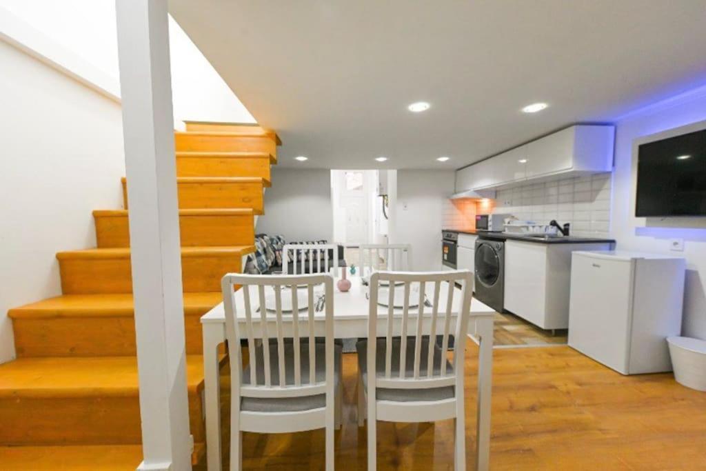 Lovely Studio Flat In Damjanich Street - Leonard Budapest Ngoại thất bức ảnh